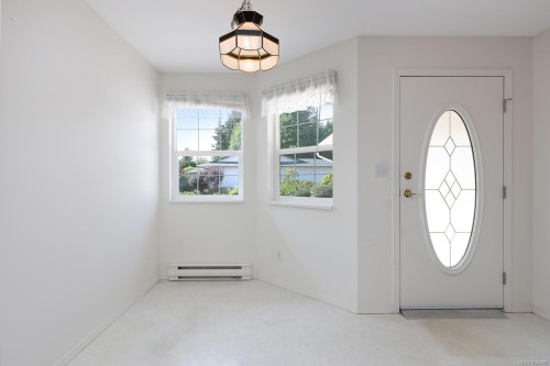 #3-3355 First St, Cumberland, BC 