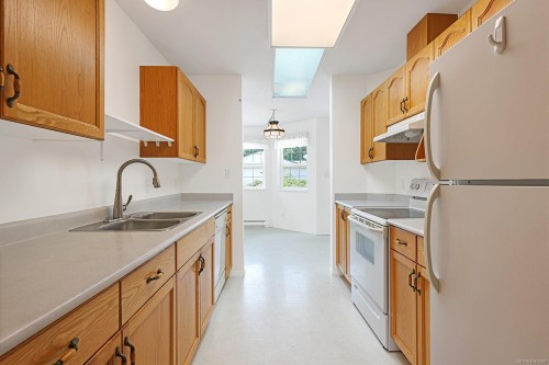 #3-3355 First St, Cumberland, BC 