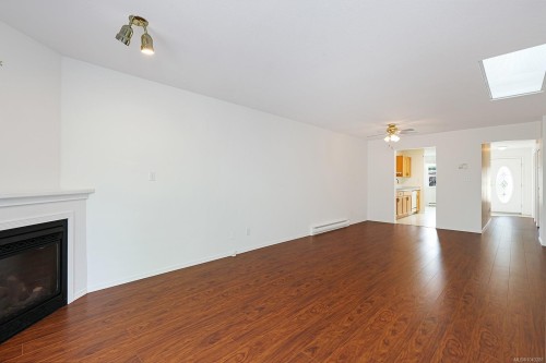 #3-3355 First St, Cumberland, BC 