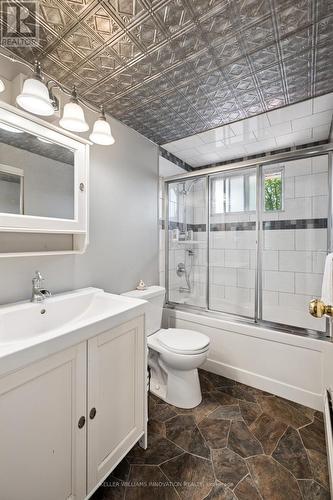 162 Tiffany Street, Cambridge, ON - Indoor Photo Showing Bathroom