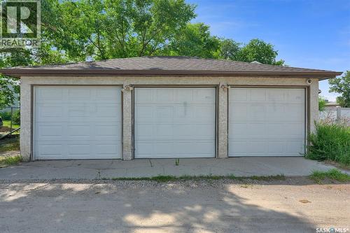1409 Rothwell Street, Regina, SK - Outdoor With Exterior