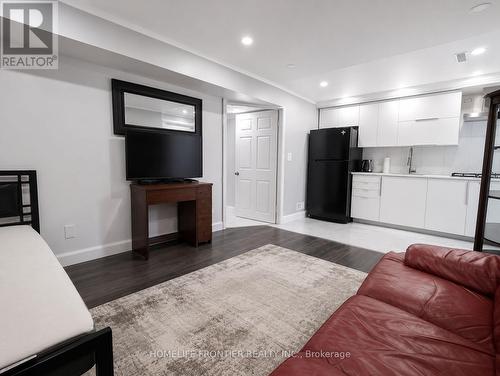 GROUND LEVEL - 49 RED ROBINWAY , Toronto, Ontario M2R 3K6 2