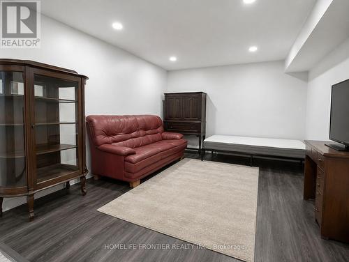 GROUND LEVEL - 49 RED ROBINWAY , Toronto, Ontario M2R 3K6 3
