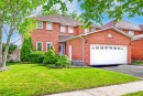 566 Huntington Ridge Drive, Mississauga, ON  - Outdoor 