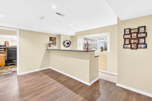 566 Huntington Ridge Drive, Mississauga, ON - Indoor Photo Showing Other Room