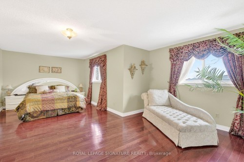 566 Huntington Ridge Drive, Mississauga, ON - Indoor Photo Showing Bedroom