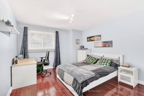 566 Huntington Ridge Drive, Mississauga, ON - Indoor Photo Showing Bedroom
