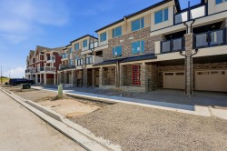 111 Avani Avenue Markham, ON L6C 1N3