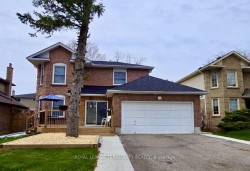 Upper-309 Harewood Boulevard  Newmarket, ON L3Y 6N5