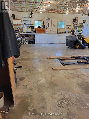 137 St George Street, St. Thomas, ON - Indoor Photo Showing Garage