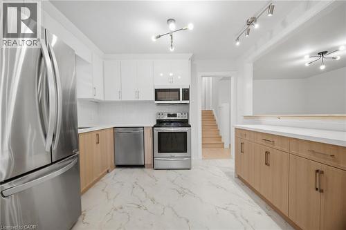 2599 Lundene Road, Mississauga, ON - Indoor Photo Showing Kitchen With Stainless Steel Kitchen