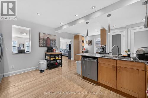 324 Duncairn Avenue, Ottawa, ON - Indoor Photo Showing Kitchen With Double Sink With Upgraded Kitchen
