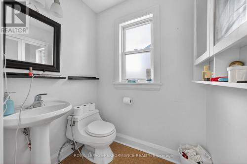 324 Duncairn Avenue, Ottawa, ON - Indoor Photo Showing Bathroom