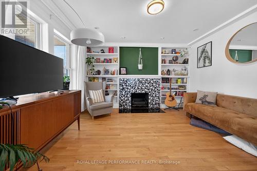 324 Duncairn Avenue, Ottawa, ON - Indoor With Fireplace