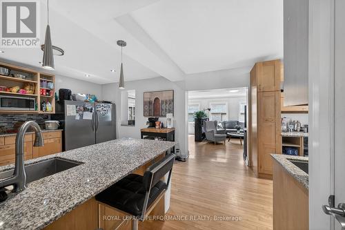 324 Duncairn Avenue, Ottawa, ON - Indoor Photo Showing Kitchen With Upgraded Kitchen