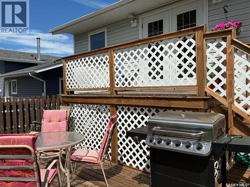 8 Hahn Crescent, Kindersley, SK - Outdoor With Deck Patio Veranda
