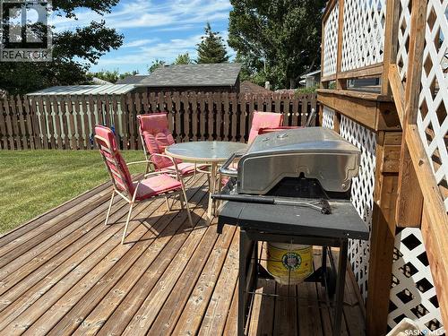 8 Hahn Crescent, Kindersley, SK - Outdoor With Deck Patio Veranda