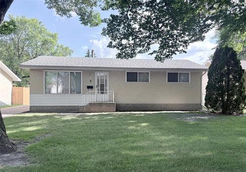 8 Queens Crescent, Brandon, MB - Outdoor
