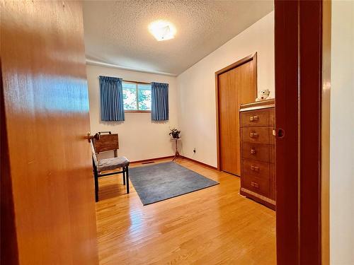 8 Queens Crescent, Brandon, MB - Indoor Photo Showing Other Room