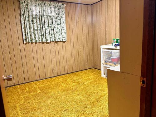 8 Queens Crescent, Brandon, MB - Indoor Photo Showing Other Room