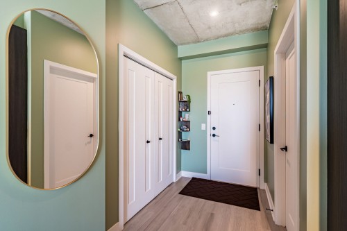 Mud Room - 814-2151 Rue Léger, Montréal (Lasalle), QC - Indoor Photo Showing Other Room