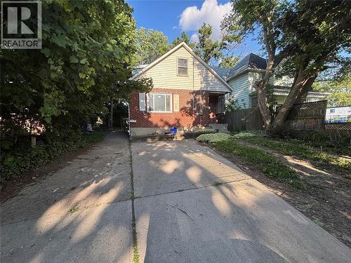 292 Christina STREET South  Sarnia, ON N7T 2N5
