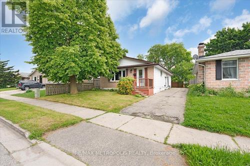 Main - 23 Silver Aspen Crescent, Kitchener, ON - Outdoor