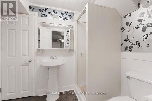 Main - 23 Silver Aspen Crescent, Kitchener, ON -  Photo Showing Bathroom