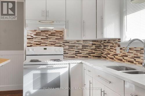 Main - 23 Silver Aspen Crescent, Kitchener, ON - Indoor Photo Showing Kitchen With Double Sink