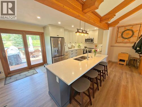 118 Skye Blue Loop, Princeton, BC - Indoor Photo Showing Kitchen With Double Sink With Upgraded Kitchen