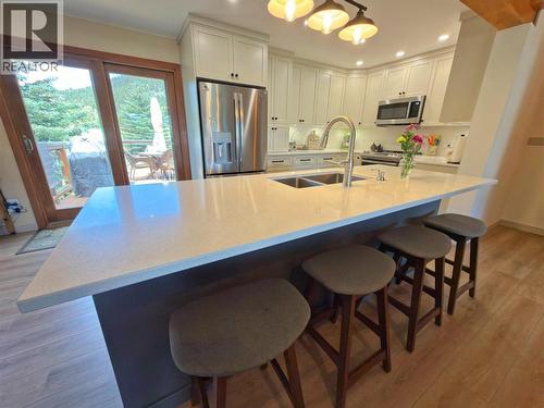 118 Skye Blue Loop, Princeton, BC - Indoor Photo Showing Kitchen With Double Sink With Upgraded Kitchen