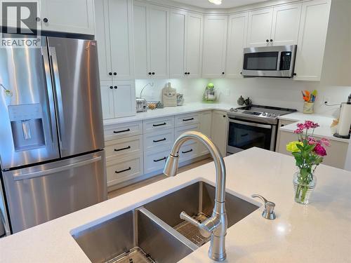 118 Skye Blue Loop, Princeton, BC - Indoor Photo Showing Kitchen With Double Sink With Upgraded Kitchen