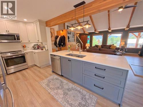 118 Skye Blue Loop, Princeton, BC - Indoor Photo Showing Kitchen With Double Sink