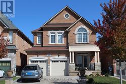 210 BELLCHASE TRAIL Brampton, ON L6P 3V2