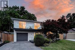 9 LESLIE DRIVE Hamilton, ON L8G 2P6