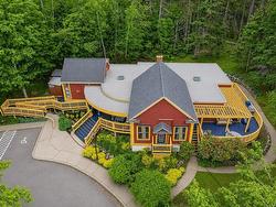 8077 East Bay Highway Big Pond, NS B1J 1Z5
