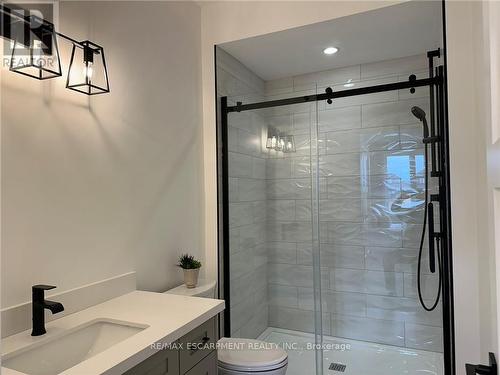 183 Craddock Boulevard, Haldimand, ON - Indoor Photo Showing Bathroom