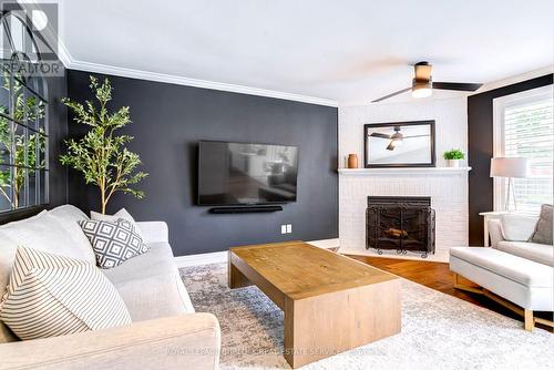34 Amblecote Place, Hamilton, ON - Indoor Photo Showing Living Room With Fireplace