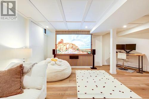 34 Amblecote Place, Hamilton, ON - Indoor Photo Showing Bedroom