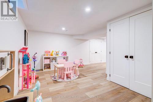 34 Amblecote Place, Hamilton, ON - Indoor Photo Showing Other Room
