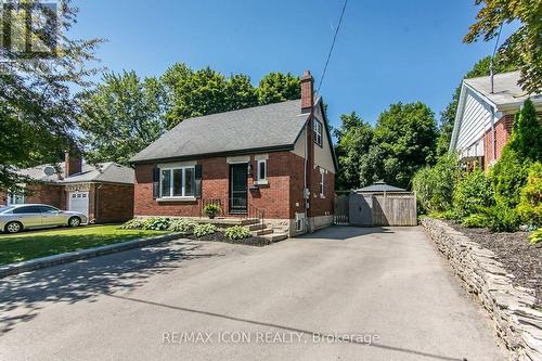38 SCRIMGER AVENUE  Cambridge, ON N1R 4V8