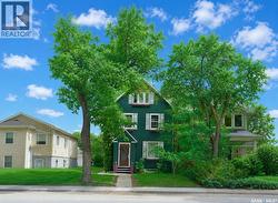 736 7th AVENUE N  Saskatoon, SK S7K 2V4