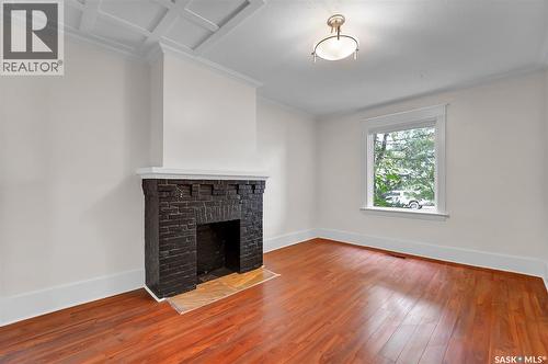 736 7Th Avenue N, Saskatoon, SK - Indoor With Fireplace