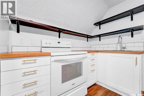 736 7Th Avenue N, Saskatoon, SK - Indoor