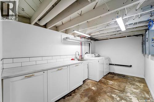 736 7Th Avenue N, Saskatoon, SK - Indoor Photo Showing Laundry Room