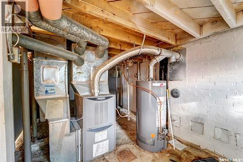 736 7Th Avenue N, Saskatoon, SK - Indoor Photo Showing Basement