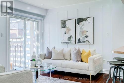 55 Unsworth Crescent, Ajax, ON - Indoor Photo Showing Living Room