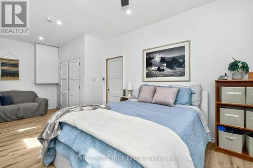 19 Vics Road, Midland, ON - Indoor Photo Showing Bedroom