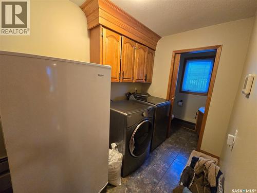 337 Matador Drive, Swift Current, SK - Indoor Photo Showing Laundry Room
