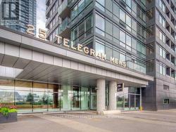 305 - 25 TELEGRAM MEWS Toronto, ON M5V 3Z1
